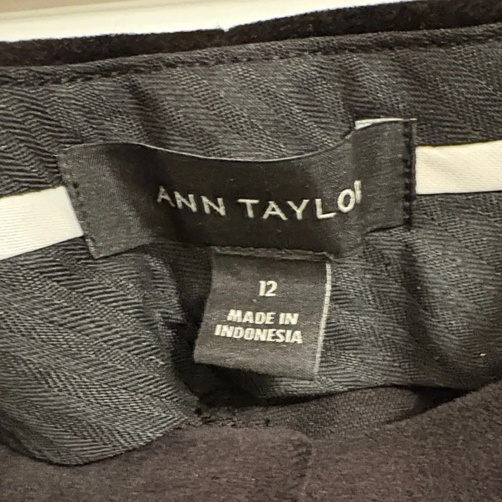 Ann Taylor Elegant Black Velvet Cuffed Ankle Pants - Picture 2 of 9